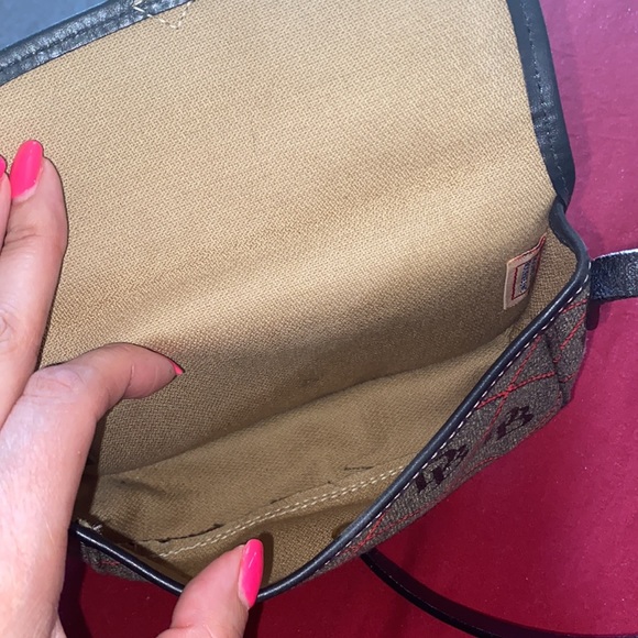 Dooney & Bourke small purse. - Picture 2 of 5